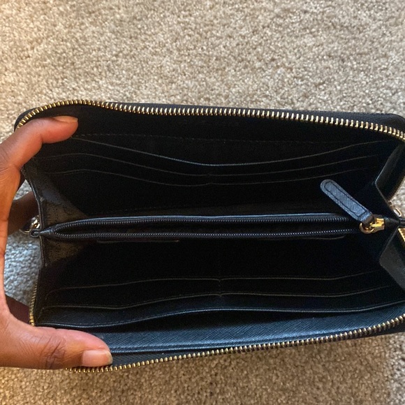 Michael Kors Wallet - Picture 2 of 5